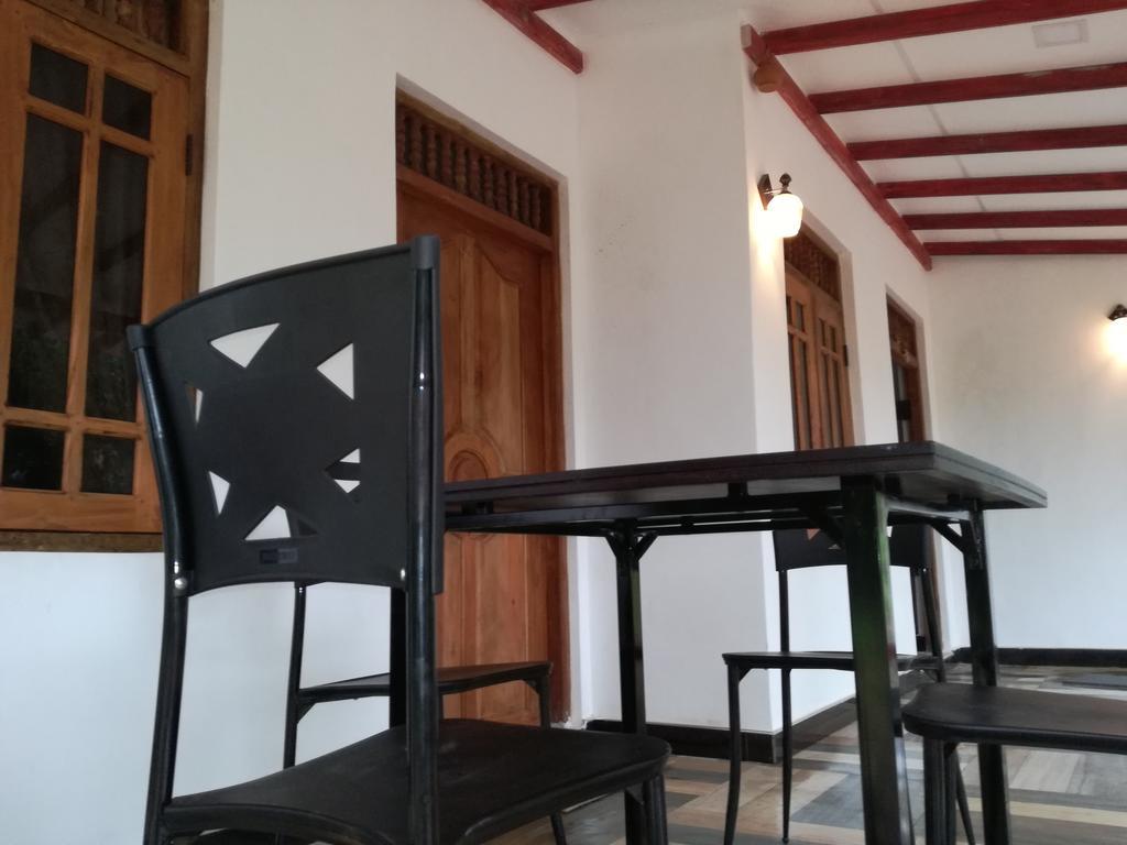 Danara Homestay Sigiriya Esterno foto