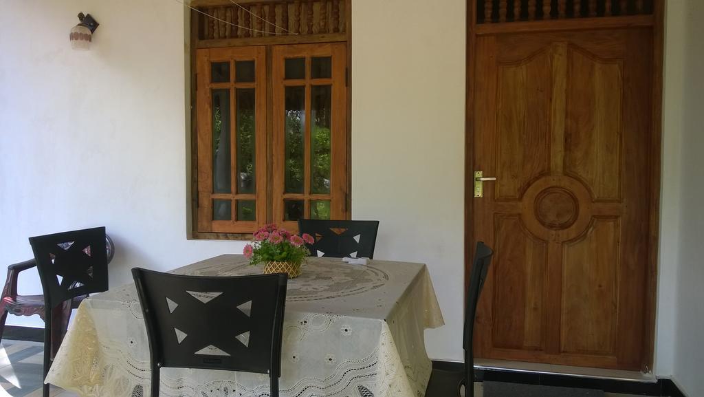 Danara Homestay Sigiriya Esterno foto