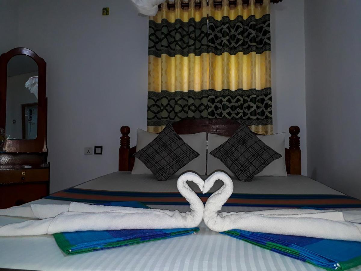 Danara Homestay Sigiriya Esterno foto